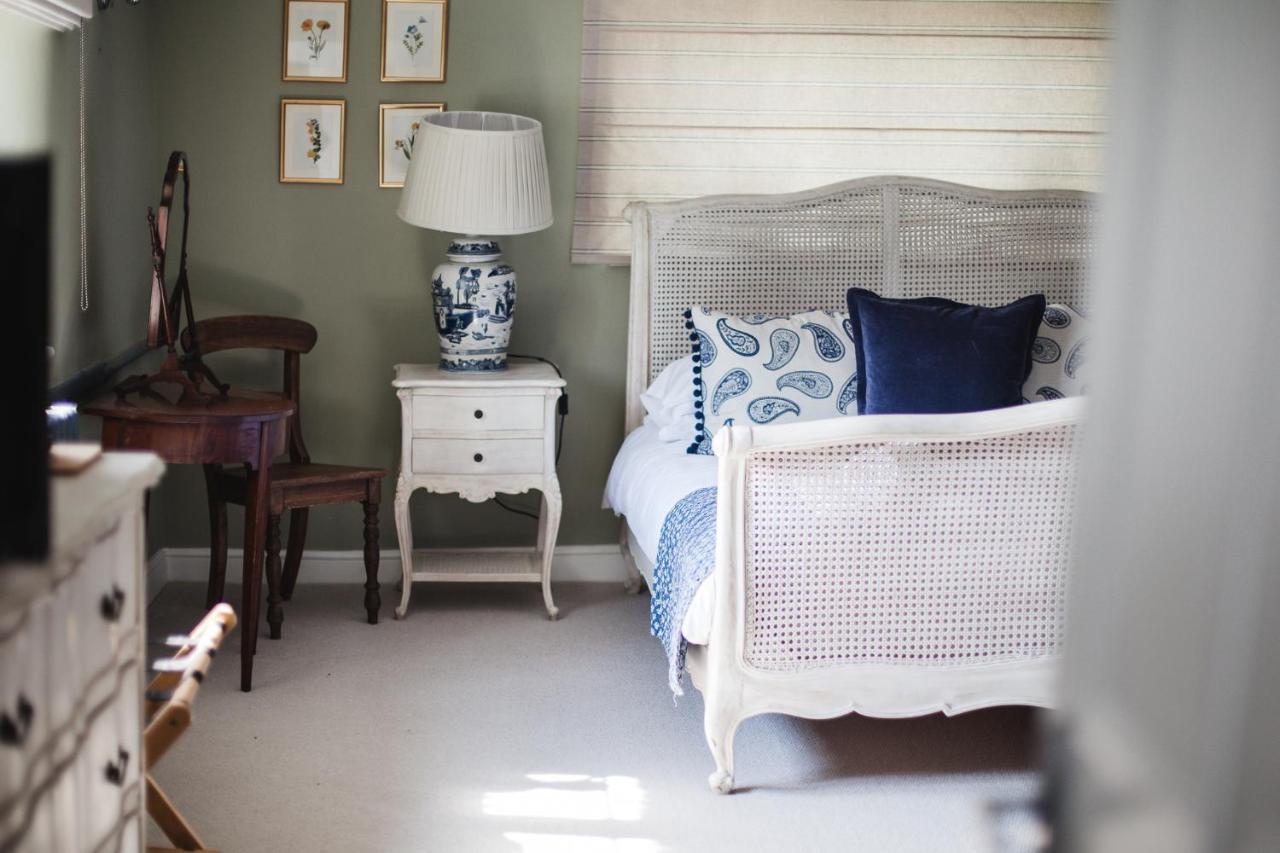 Barford St Michael The George Inn מראה חיצוני תמונה A bedroom
