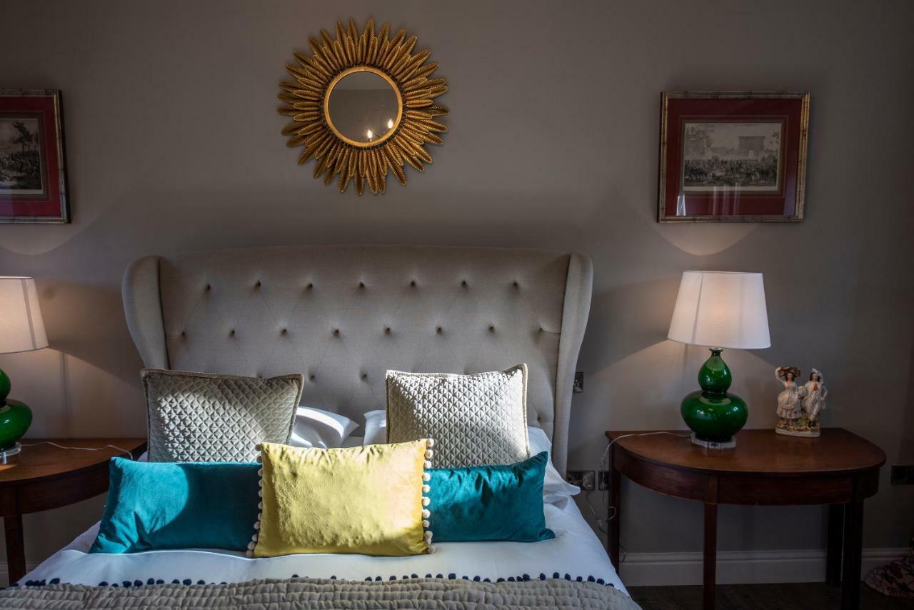 Barford St Michael The George Inn מראה חיצוני תמונה A bedroom at The Old Vicarage