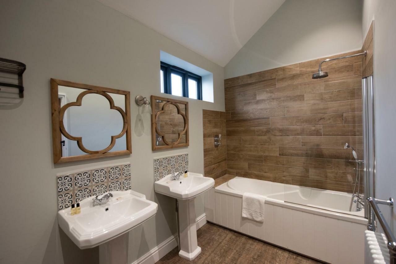 Barford St Michael The George Inn מראה חיצוני תמונה Bathroom