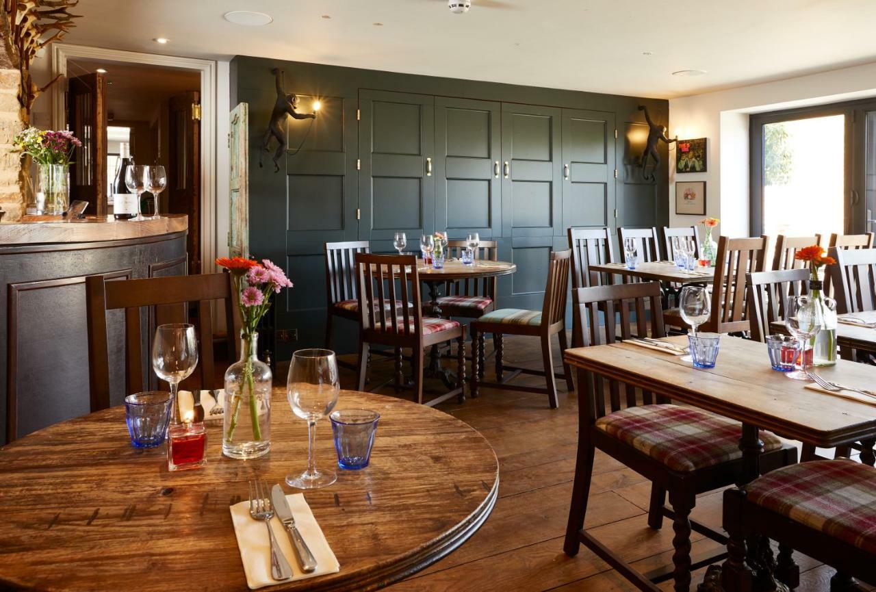 Barford St Michael The George Inn מראה חיצוני תמונה The interior of the restaurant